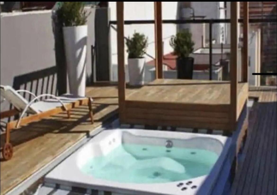 Moderno Con Piscina, Y Jacuzzi En Recoleta Apartment